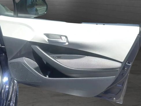 Used 2021 Toyota Corolla LE w/ Carpet Mat Package (TMS) FWD image 11