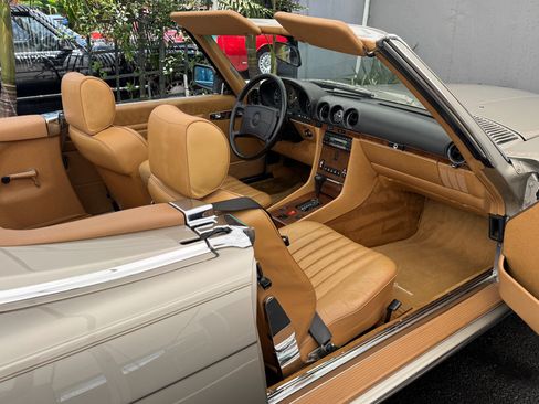 Used 1988 Mercedes-Benz 560 SL image 22