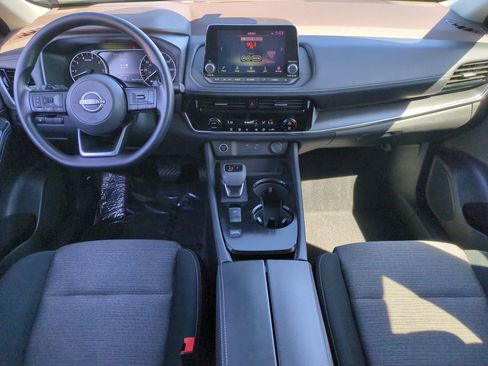 Certified 2022 Nissan Rogue SV image 13