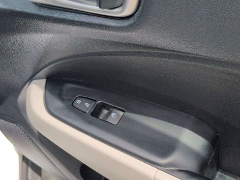 Used 2025 Hyundai Venue SEL FWD image 33