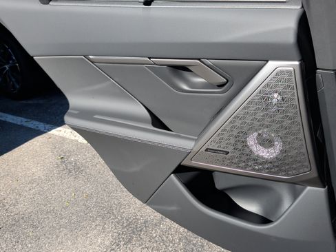 Used 2026 BMW M5 w/ Carbon Package image 33