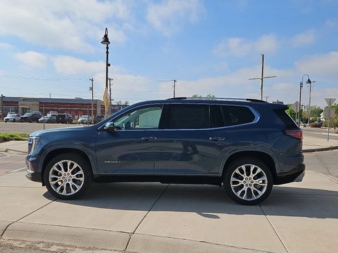 New 2026 GMC Acadia Denali w/ Super Cruise Package image 2