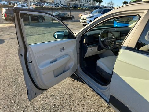 Used 2024 Hyundai Kona SEL image 9