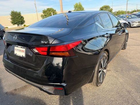 Used 2019 Nissan Altima 2.5 SV FWD image 5
