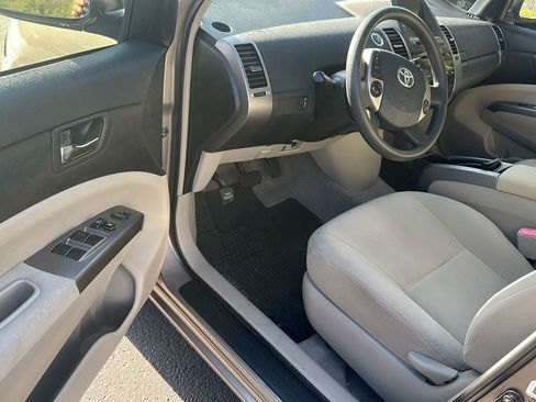 Used 2008 Toyota Prius w/ Pkg 2 FWD image 6