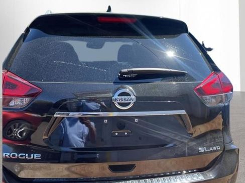 Used 2019 Nissan Rogue SL w/ Premium Package AWD/4WD image 3