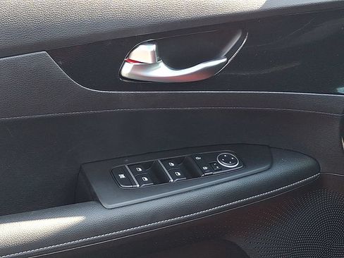 Certified 2023 Kia Forte GT-Line w/ GT-Line Technology Package FWD image 13