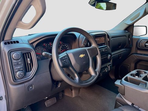 Used 2024 Chevrolet Silverado 1500 Custom image 9