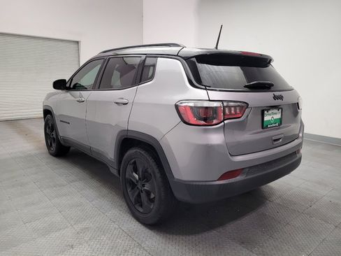 Used 2018 Jeep Compass Latitude FWD image 5