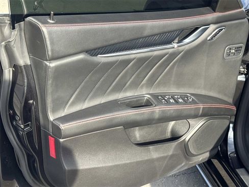 Used 2023 Maserati Ghibli Modena image 15