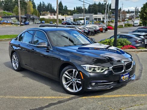 Used 2018 BMW 330i xDrive Sedan image 2