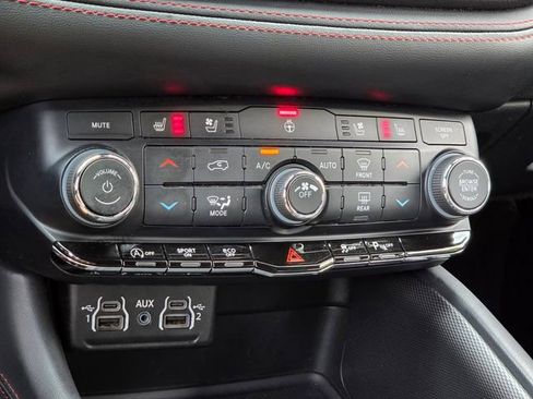 Used 2024 Dodge Durango GT AWD/4WD image 25