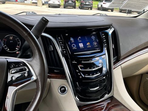 Used 2015 Cadillac Escalade ESV Premium AWD/4WD image 6