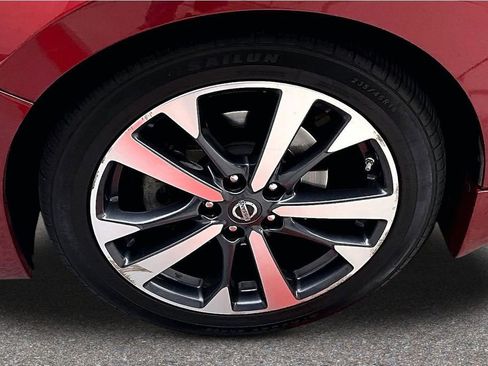 Used 2016 Nissan Altima 2.5 SR w/ LED Appearance Package image 29