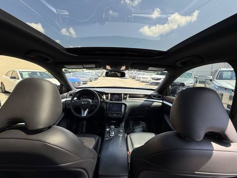 Used 2021 INFINITI QX50 Luxe w/ Appearance Package FWD image 30