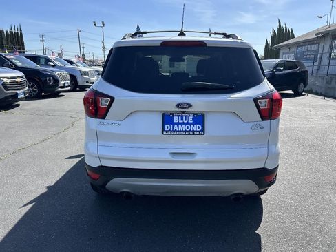 Used 2019 Ford Escape SEL image 6