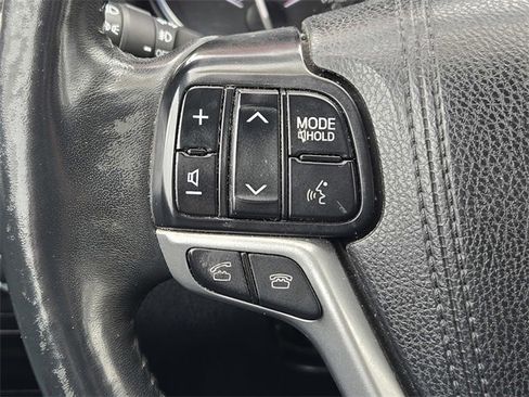 Used 2016 Toyota Highlander Limited Platinum image 19
