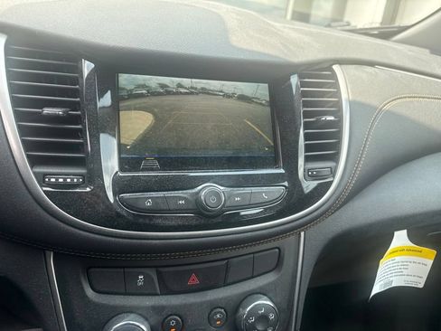 Used 2018 Chevrolet Trax LS FWD image 6