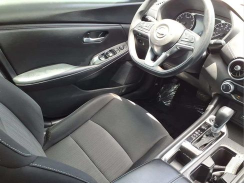 Used 2024 Nissan Sentra SV FWD image 9
