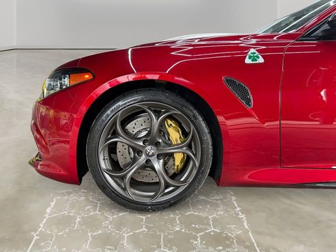 Used 2024 Alfa Romeo Giulia Quadrifoglio image 14