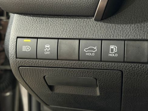 Used 2021 Toyota Camry SE image 15