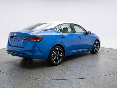 Used 2025 Nissan Sentra SV image 9