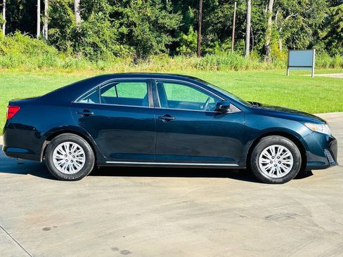 Used 2014 Toyota Camry LE image 5