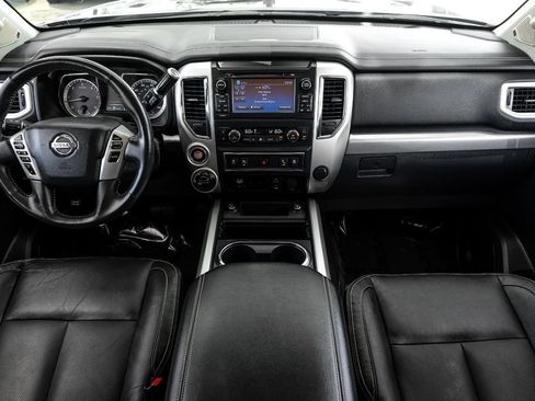 Used 2017 Nissan Titan PRO-4X w/ Pro-4x Convenience Package AWD/4WD image 10