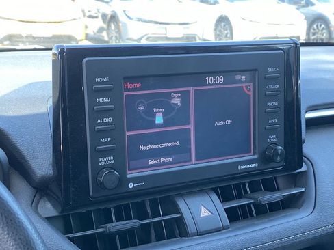 Used 2020 Toyota RAV4 XLE w/ Carpet Mat Package AWD/4WD image 6