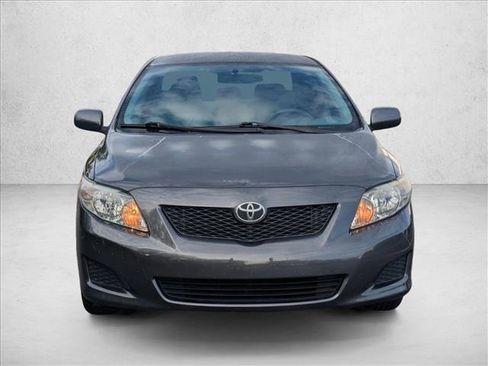 Used 2010 Toyota Corolla LE image 2