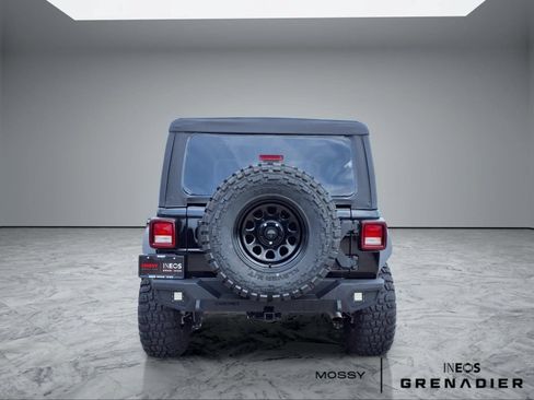 Used 2025 Jeep Wrangler Sport AWD/4WD image 6