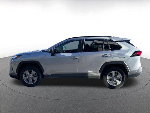 Used 2025 Toyota RAV4 LE image 9