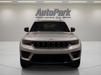 New 2026 Jeep Grand Cherokee Laredo w/ Trailer Tow Package