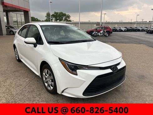 Used 2026 Toyota Corolla LE FWD image 4