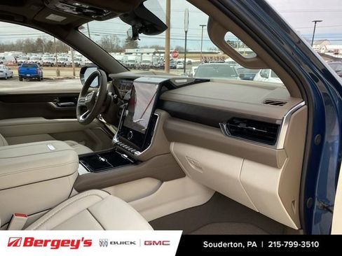 New 2026 GMC Yukon XL Denali w/ Denali Reserve Package image 32