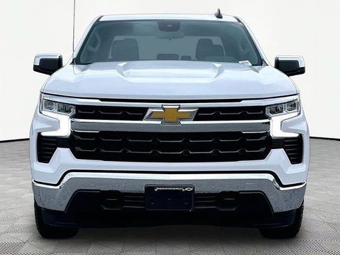 Used 2022 Chevrolet Silverado 1500 LT AWD/4WD image 2