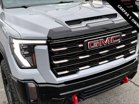 Used 2024 GMC Sierra 2500 AT4X image 33