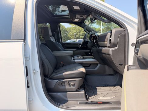 Used 2025 Chevrolet Silverado 2500 ZR2 w/ Technology Package AWD/4WD image 49