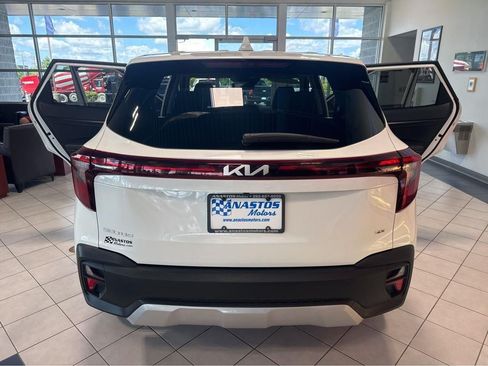 Used 2026 Kia Seltos LX AWD/4WD image 11