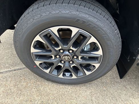 New 2026 Toyota Tundra Limited AWD/4WD image 29