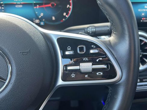 Certified 2022 Mercedes-Benz GLB 250 4MATIC image 23