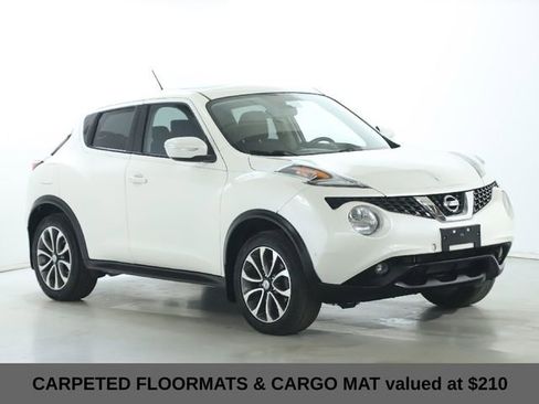 Used 2017 Nissan Juke SV image 4