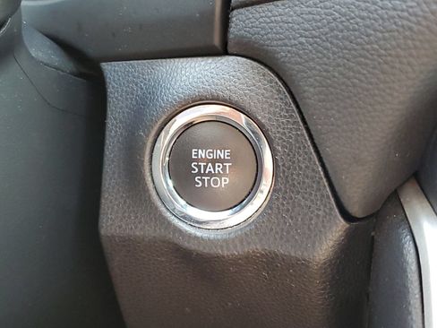 Used 2021 Toyota RAV4 XLE FWD image 29