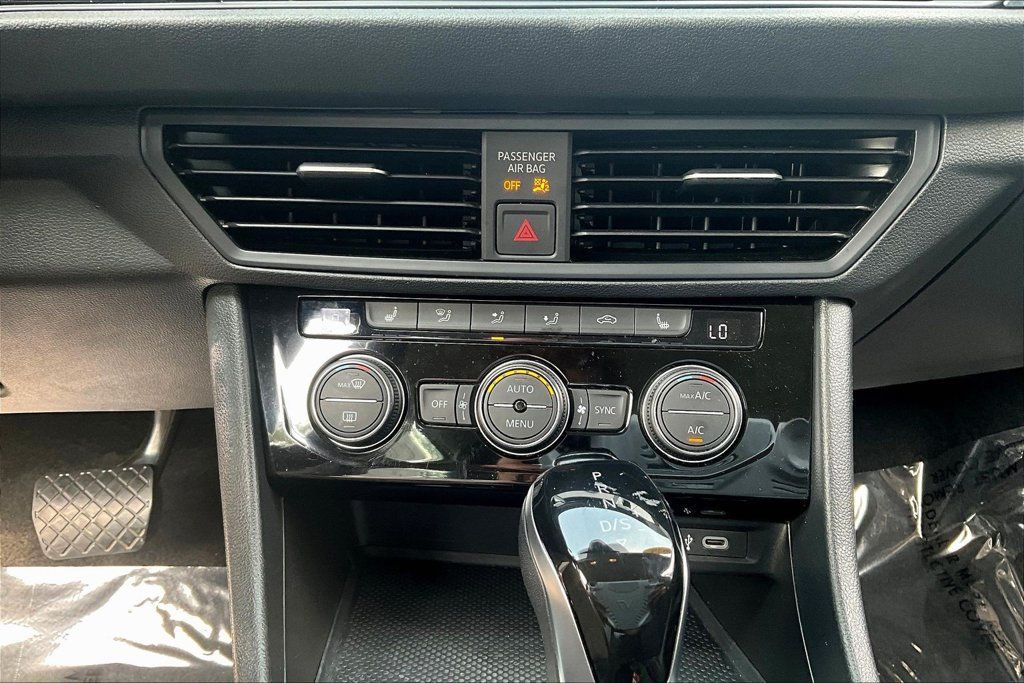 Used 2024 Volkswagen Jetta SE FWD image 14