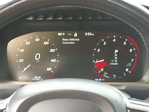 Used 2019 Volvo XC90 T6 Momentum image 30