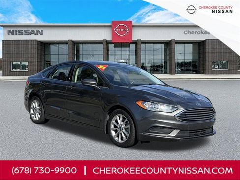 Used 2017 Ford Fusion SE w/ Fusion SE Technology Package image 1
