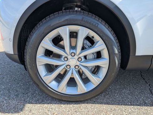 New 2026 Land Rover Discovery S image 21