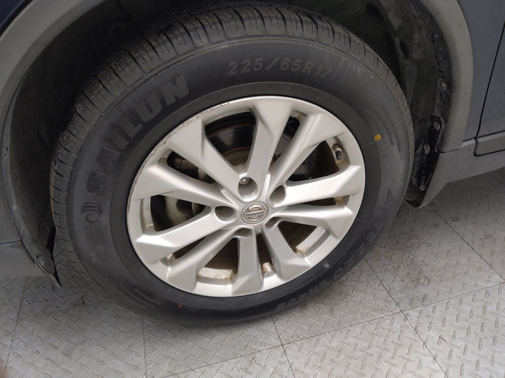 Used 2015 Nissan Rogue SV w/ SV Premium Package FWD image 31