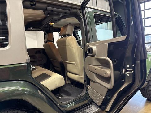 Used 2010 Jeep Wrangler Unlimited Sahara image 68