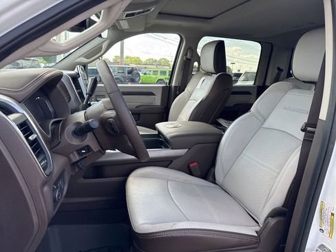 New 2025 RAM 2500 Laramie AWD/4WD image 33